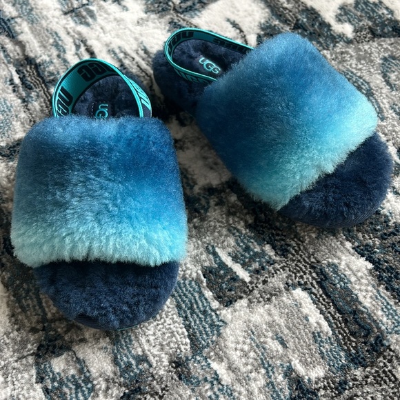 New UGG slippers size USA 10 - Picture 4 of 6